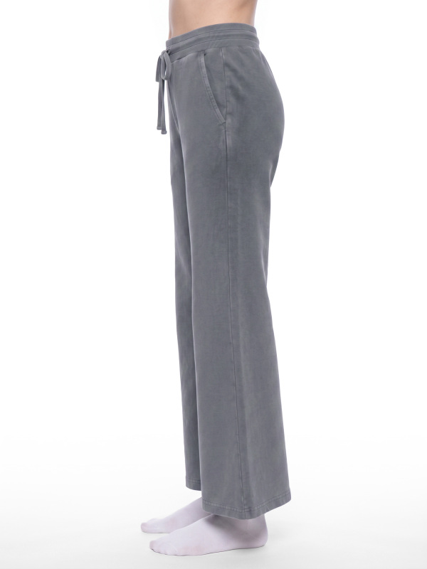 Women’s Vintage Wash Flared Sweatpants