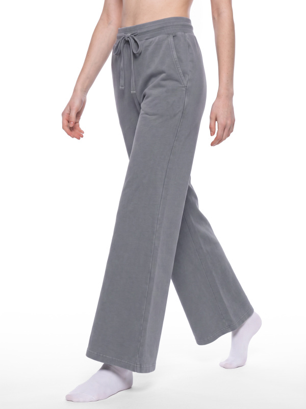 Women’s Vintage Wash Flared Sweatpants