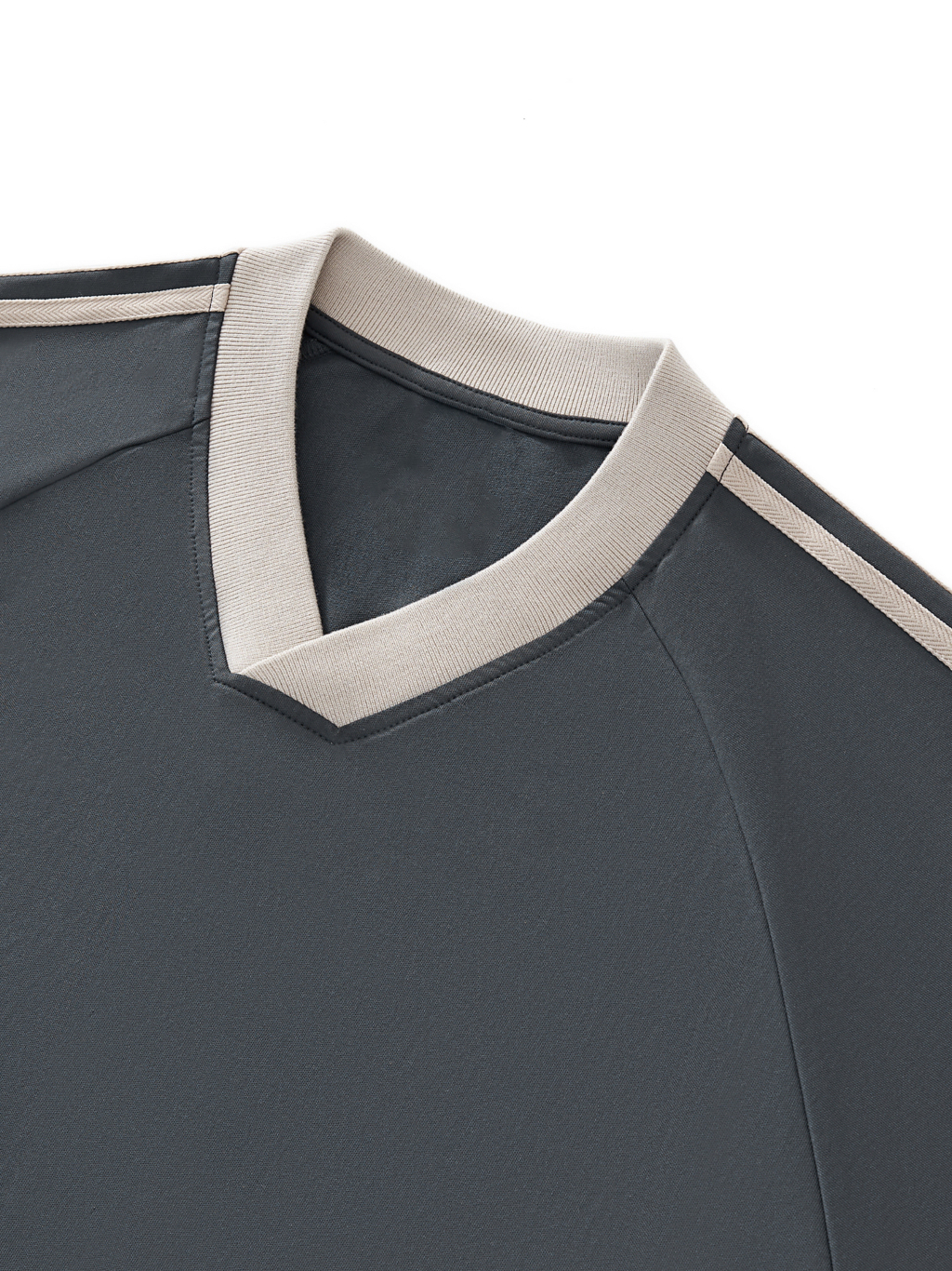 Color-Block V-Neck Long-Sleeve T-Shirt #RW0010 | TAPSTITCH-3