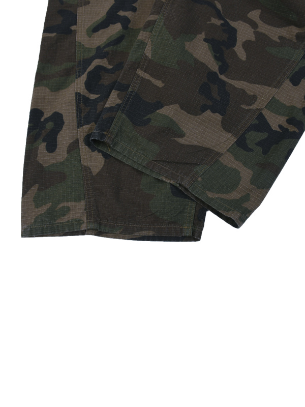 Men’s Camo Barrel Leg Cargo Pants