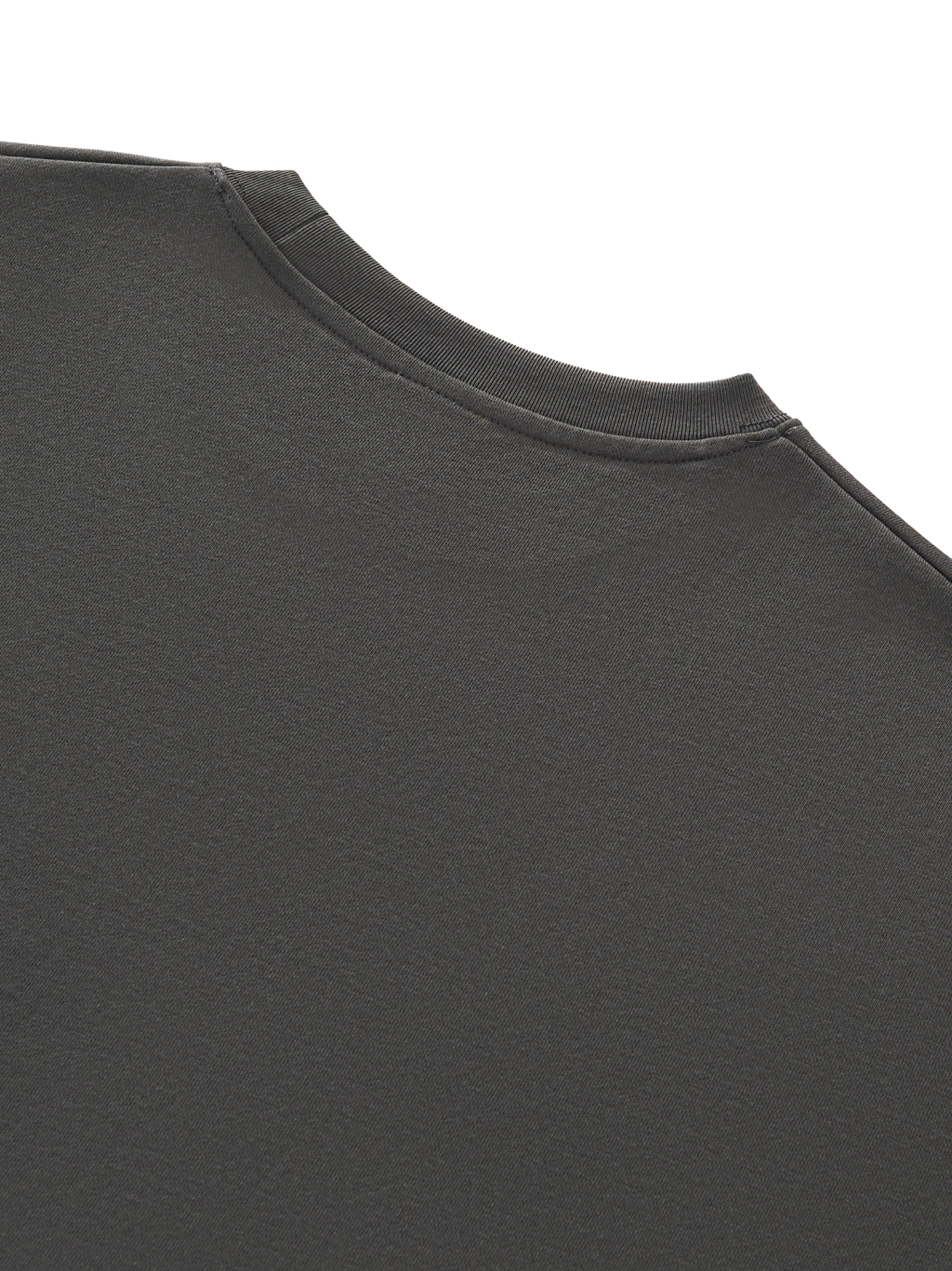 Boxy Half-Sleeve Raw-Edge T-Shirt #RT0052 | TAPSTITCH-11