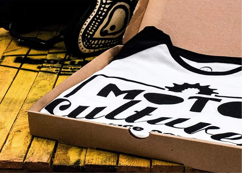 Dropshipping t-shirt packing
